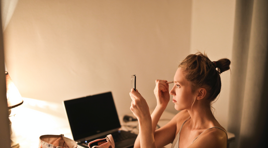 10  Tips to Keep Your Skin Healthy While Using Makeup Every Day